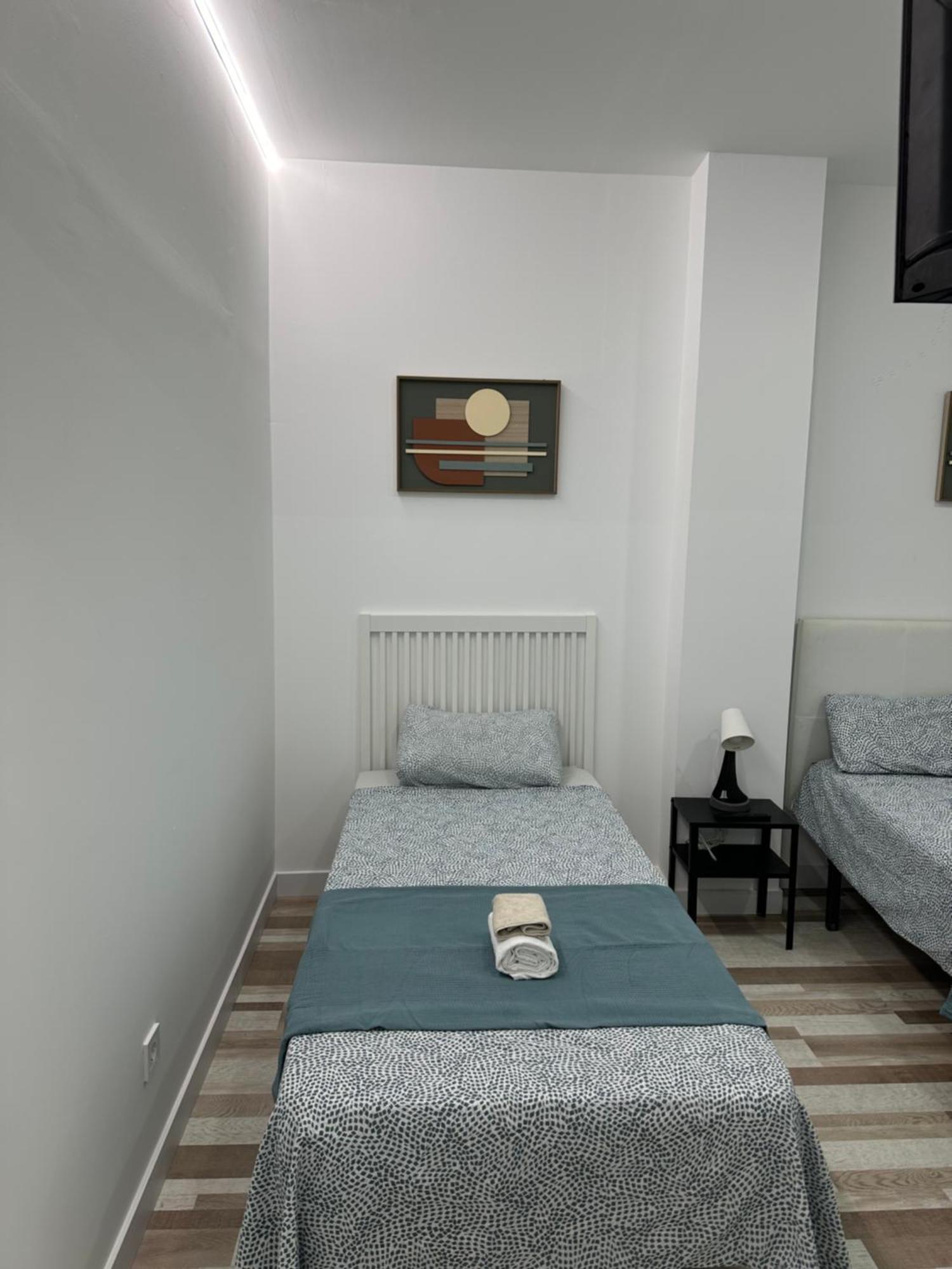 Alojamiento Fantasia Madrid Ngoại thất bức ảnh