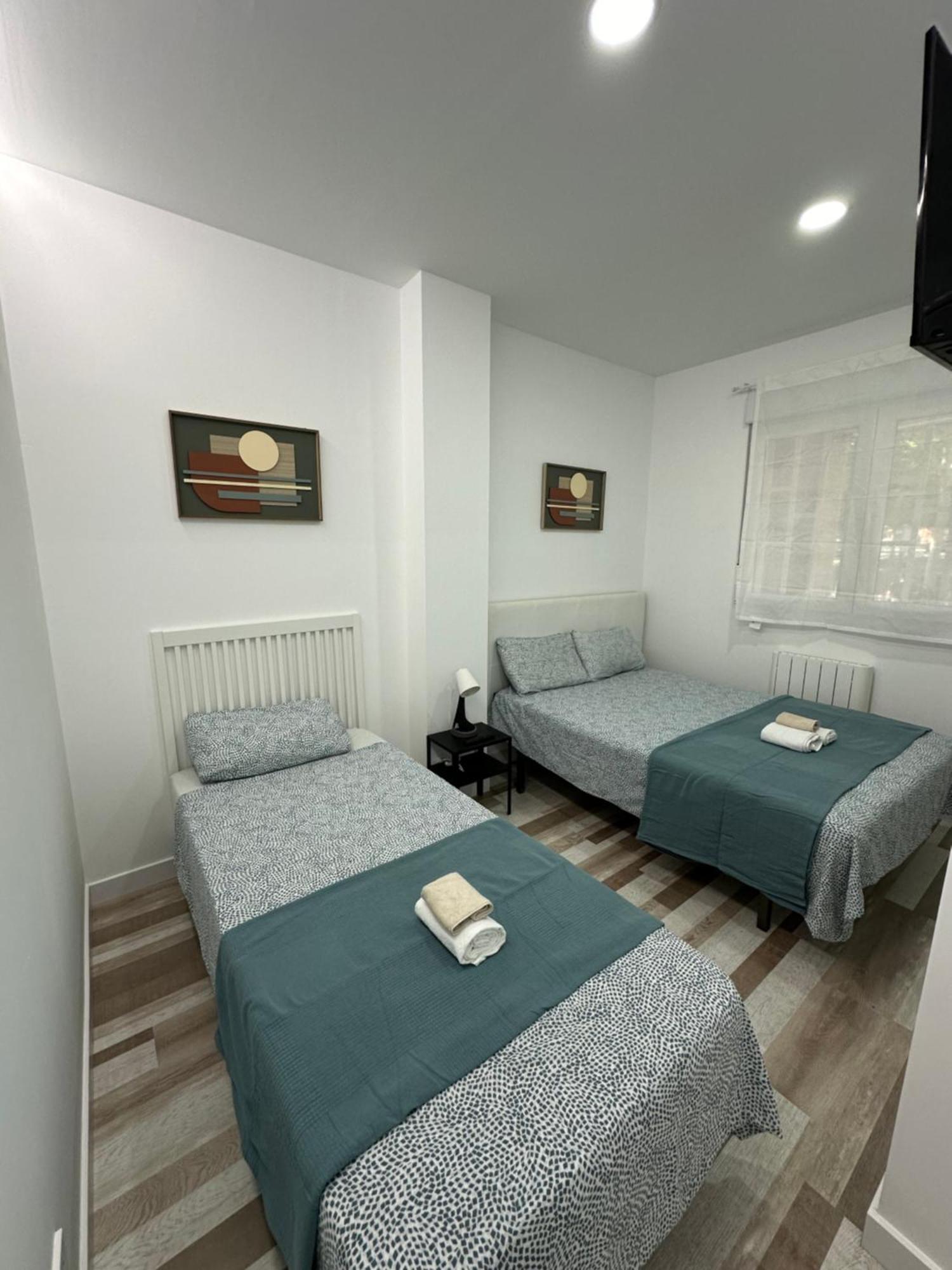 Alojamiento Fantasia Madrid Ngoại thất bức ảnh