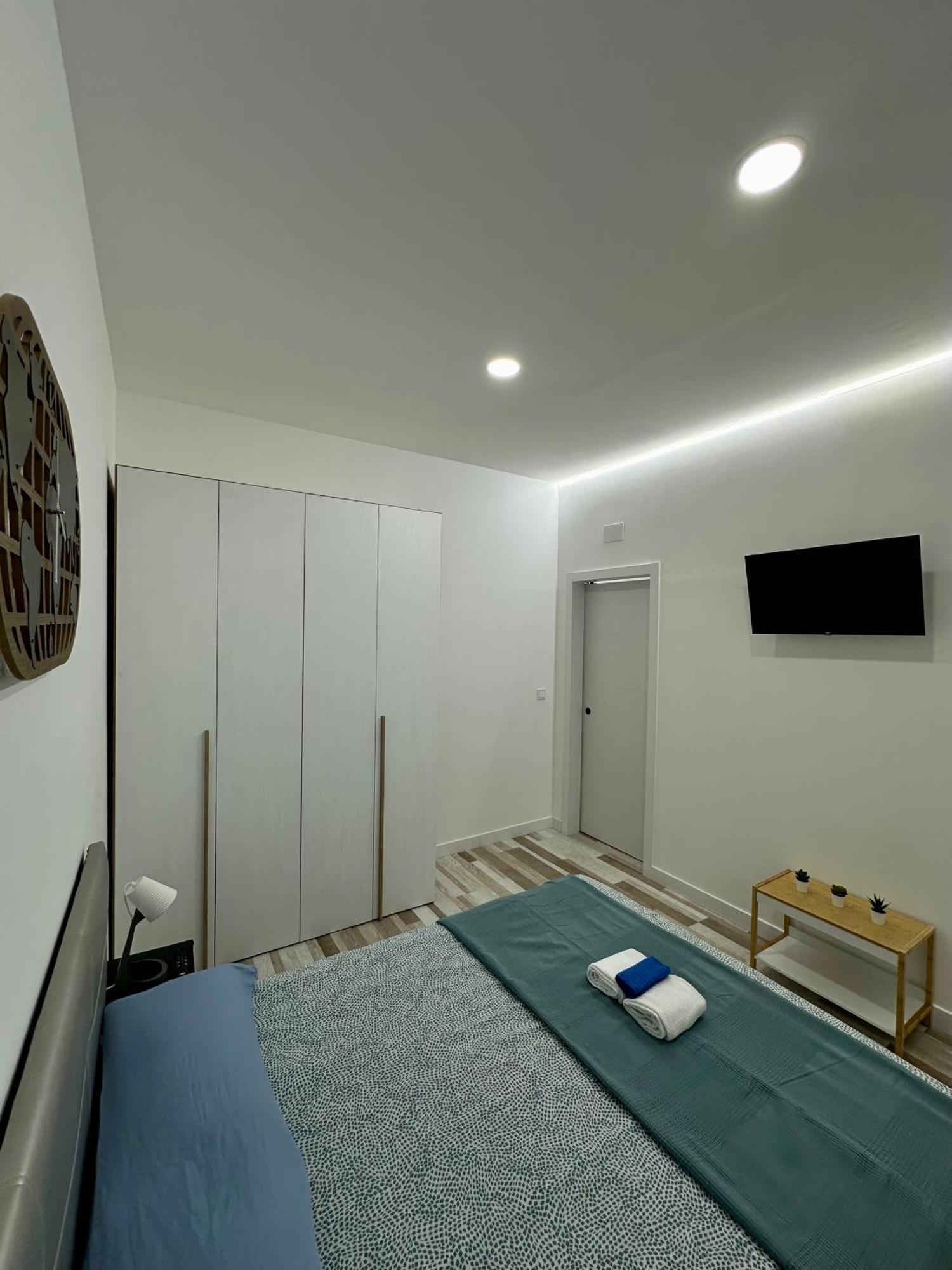 Alojamiento Fantasia Madrid Ngoại thất bức ảnh