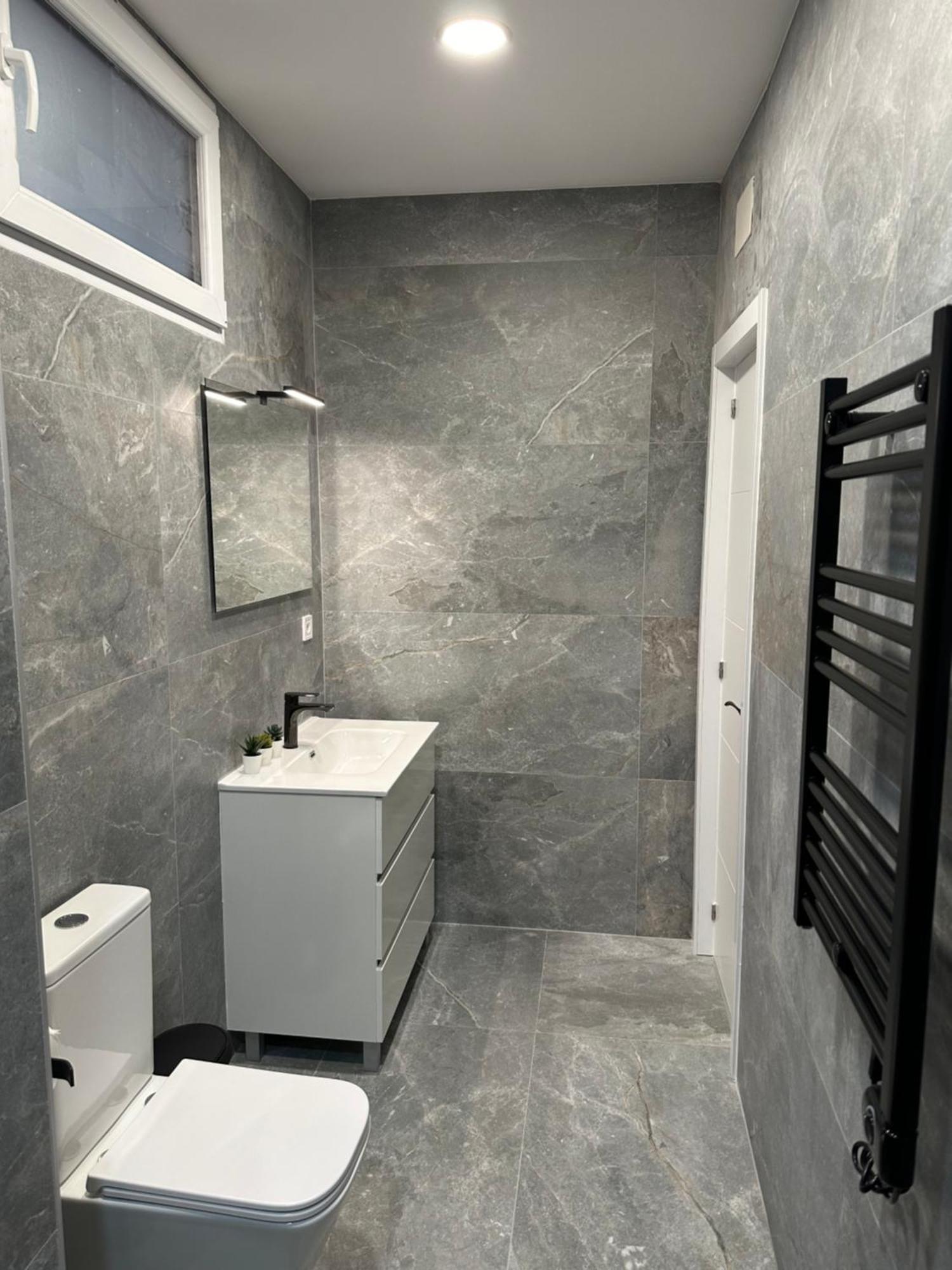 Alojamiento Fantasia Madrid Ngoại thất bức ảnh